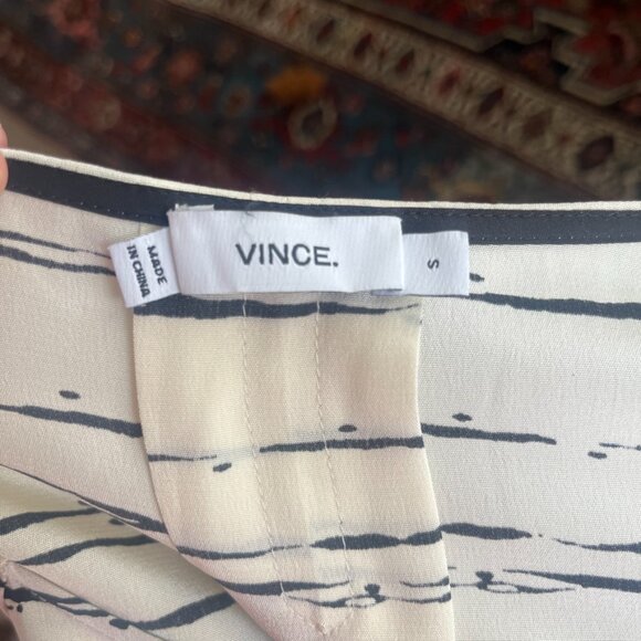 VINCE Silk 3/4 Sleeve Blouse - Picture 4 of 6